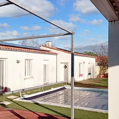 Cosy Avec Jardin 23m² Piscine Partagee * La Jarrie