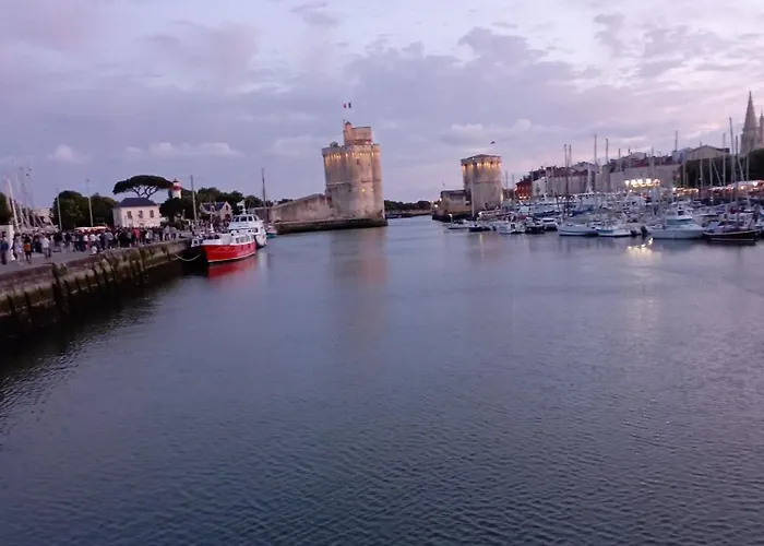 Cosy Avec Jardin, La Jarrie, 23m², Piscine Partagée La Jarrie