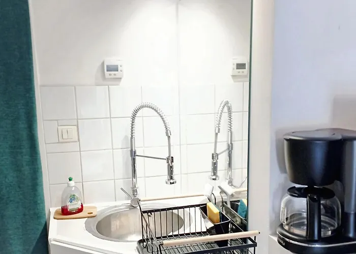 Cosy Avec Jardin, La Jarrie, 23m², Piscine Partagée *