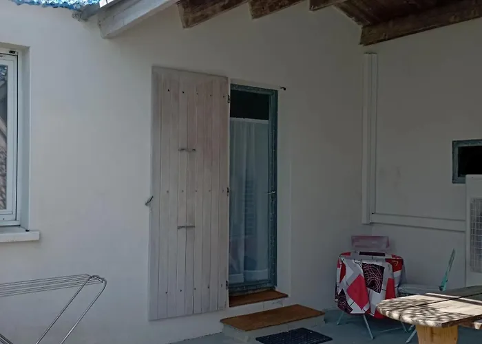 Cosy Avec Jardin, La Jarrie, 23m², Piscine Partagée Apartamento La Jarrie